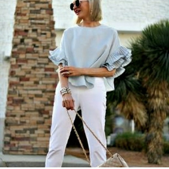 👑HOST PICK Pleated Ruffle Sleeve Dolphin Hem Top - Picture 6 of 6